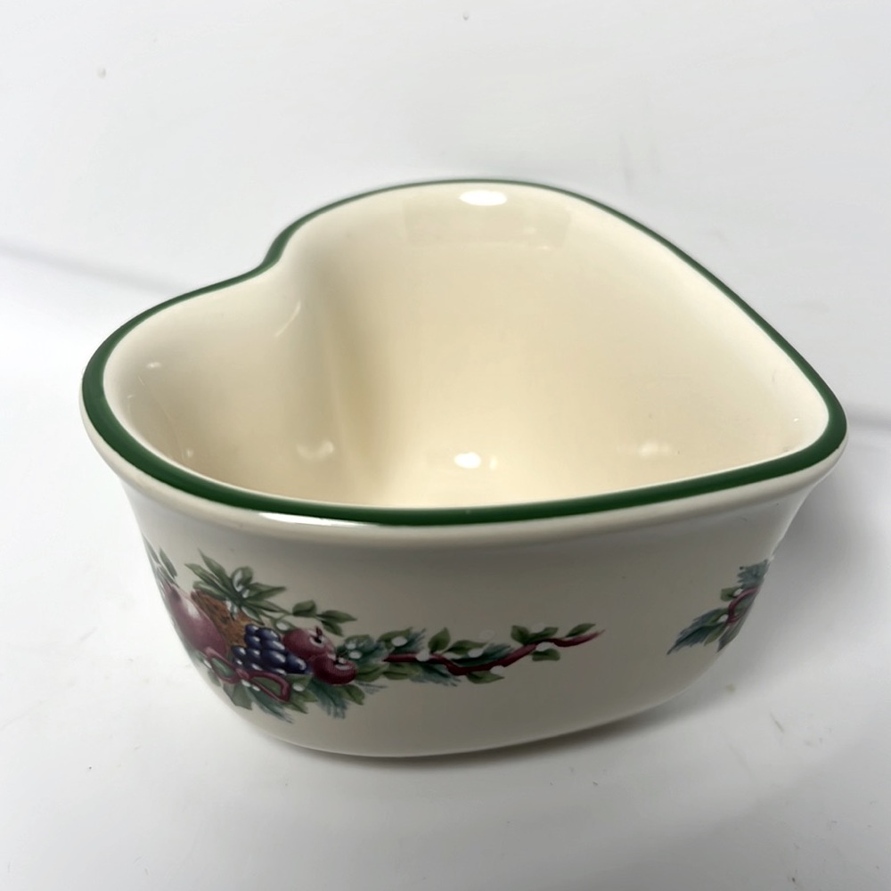 Pfaltzgraff HOLLY JOY  Trinket Candy Votive Heart Shaped Candy Dish